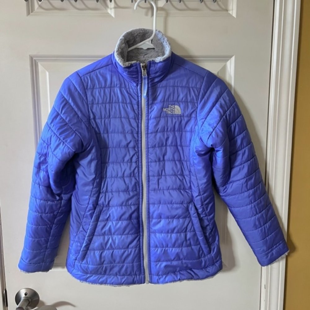 THE NORTH FACE: YOUTH GIRLS 'MOSSBUD SWIRL' REVERSIBLE JACKET-SIZE LARGE (14/16)